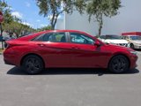 Certified 2022 Hyundai Elantra SEL w/ Convenience Package image 3