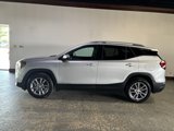 Used 2022 GMC Terrain SLT image 2