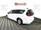 Used 2023 Chrysler Pacifica Touring-L image 5