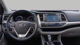 Used 2017 Toyota Highlander XLE image 2