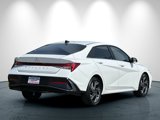 Used 2024 Hyundai Elantra SEL w/ Convenience Package image 4