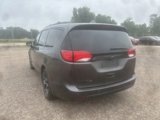 Used 2018 Chrysler Pacifica Touring-L w/ Premium Audio Group image 4