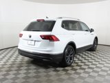 Used 2023 Volkswagen Tiguan SE w/ Panoramic Sunroof Package image 5