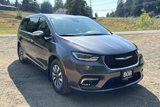 New 2023 Chrysler Pacifica Limited w/ Uconnect Theater Family Group image 2