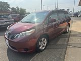 Used 2014 Toyota Sienna LE image 3