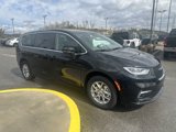 New 2025 Chrysler Pacifica Select image 5