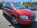 Used 2006 Chrysler Town & Country Touring image 3