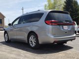Used 2021 Chrysler Pacifica Touring-L image 5
