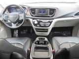 Used 2017 Chrysler Pacifica Touring-L image 3