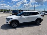Used 2023 Kia Seltos LX image 2