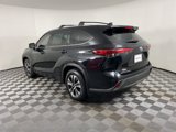 Used 2020 Toyota Highlander XLE image 3