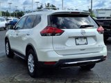 Used 2017 Nissan Rogue SV image 4