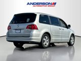 Used 2011 Volkswagen Routan SE image 2
