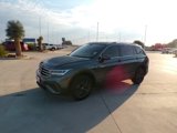 Used 2023 Volkswagen Tiguan SE image 3