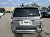 Used 2013 Chrysler Town & Country Touring-L w/ Driver Convenience Group image 6