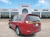 New 2025 Chrysler Pacifica Select image 3