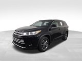 Used 2019 Toyota Highlander SE image 2