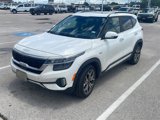 Used 2023 Kia Seltos SX w/ SX Sunroof Package image 2