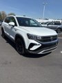 Used 2022 Volkswagen Taos SE w/ Panoramic Sunroof Package image 2