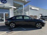 Certified 2022 Volkswagen Passat 2.0T SE image 4