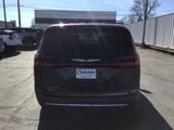 Used 2023 Chrysler Pacifica Touring-L image 4