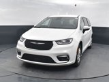 Used 2023 Chrysler Pacifica Touring-L image 3