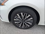 Used 2024 Nissan Altima 2.5 SV image 5