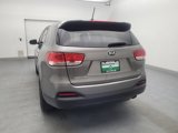 Used 2017 Kia Sorento L image 6