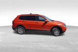 Used 2019 Volkswagen Tiguan SE w/ Panoramic Sunroof Package image 3