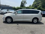 Used 2021 Chrysler Pacifica Touring-L image 6