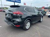 Used 2020 Nissan Rogue SV image 3
