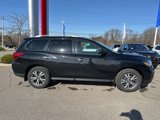 Used 2018 Nissan Pathfinder S image 2