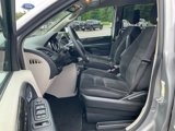 Used 2019 Dodge Grand Caravan SE image 2