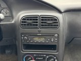 Used 2002 Saturn S-Series SL image 3