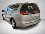 Used 2023 Chrysler Pacifica Touring-L image 2