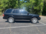 Used 2002 Nissan Pathfinder LE image 2