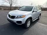 Used 2012 Kia Sorento LX w/ Third Row Pkg image 2