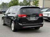 Used 2017 Chrysler Pacifica Touring-L Plus w/ Advanced Safetytec Group image 4