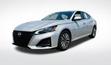 Used 2023 Nissan Altima 2.5 SV image 2