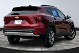 Used 2024 Chevrolet Trax LT w/ Sunroof Package image 2