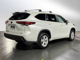 Used 2023 Toyota Highlander LE image 3