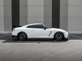 Used 2017 Nissan GT-R NISMO image 2