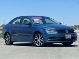 Used 2017 Volkswagen Jetta SE image 2