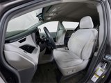 Used 2017 Toyota Sienna LE image 5