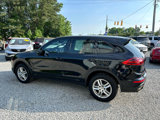 Used 2016 Porsche Cayenne image 2