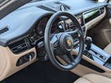 Certified 2024 Porsche Macan image 4