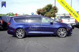 Used 2017 Chrysler Pacifica Limited image 5