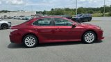 Used 2018 Toyota Camry LE image 4