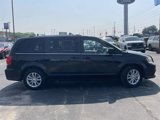 Used 2018 Dodge Grand Caravan SXT image 2