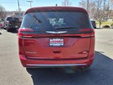New 2025 Chrysler Pacifica Select image 2